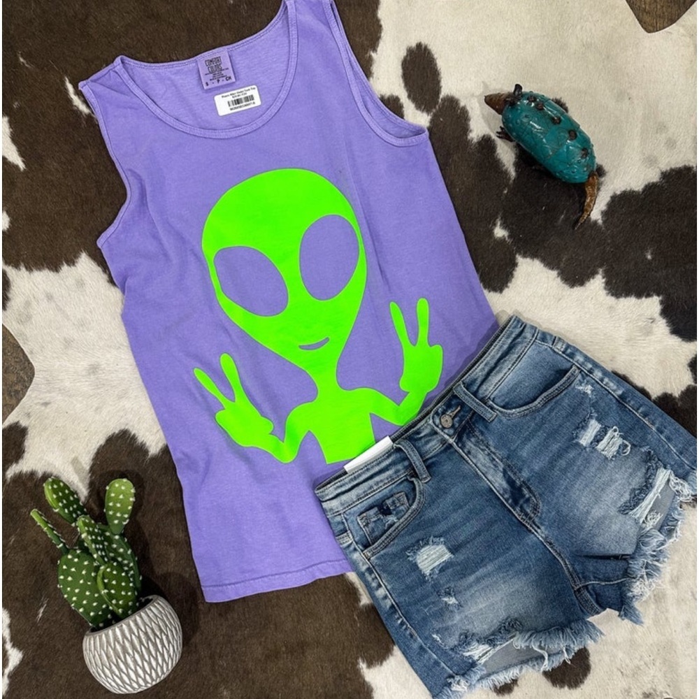 NWT ALIEN Purple Neon Green Workout Stretch Muscle Screenprint Peace Tank Top M - Picture 2 of 11